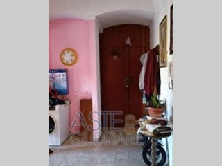 Appartamento in Vendita a Pontedera, 67'500&euro;, 139 m²