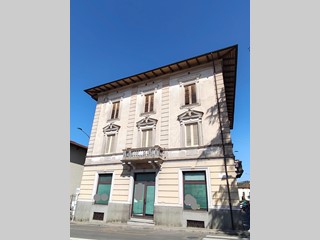 Appartamento in Vendita a Barga, 150'000&euro;, 330 m²