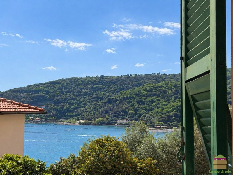 Appartamento in Vendita a Portovenere, 420'000&euro;, 86 m², arredato