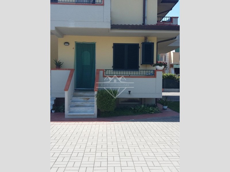 Quadrilocale in Affitto a Massa, 1'100&euro;, 90 m², arredato