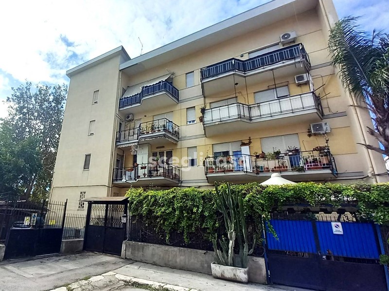 Quadrilocale in Vendita a Palermo, 105'000&euro;, 115 m²