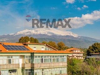 Attico in Vendita a Aci Sant'Antonio, 75'000&euro;, 100 m²