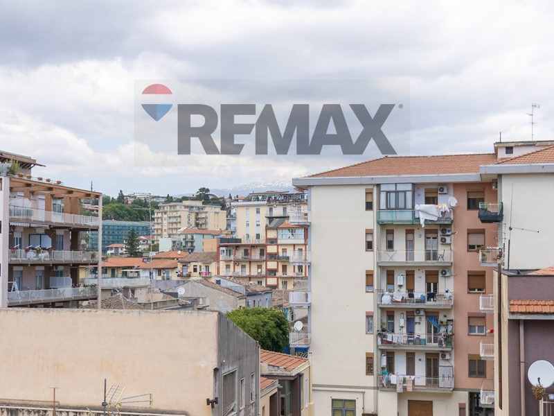 Appartamento in Vendita a Catania, 120'000&euro;, 98 m²