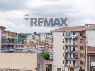 Appartamento in Vendita a Catania, 120'000&euro;, 98 m²