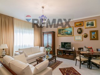 Trilocale in Vendita a Aci Castello, 193'000&euro;, 112 m²