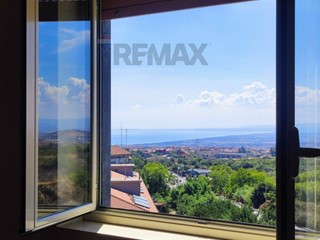 Appartamento in Vendita a Catania, 110'000&euro;, 141 m²