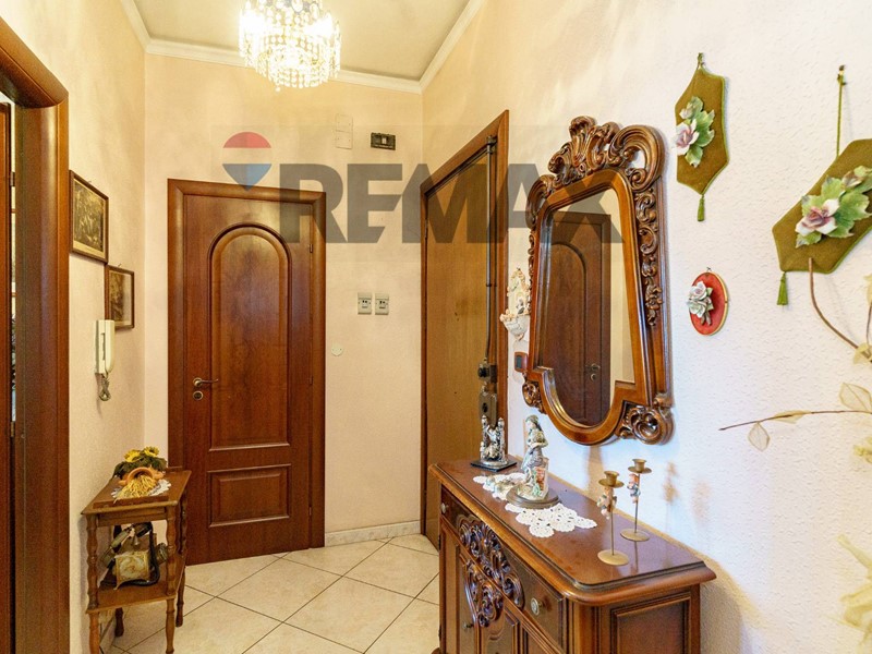 Appartamento in Vendita a Catania, 98'000&euro;, 125 m²