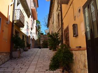 Appartamento in Vendita a Castelpagano, 79'000&euro;, 249 m²