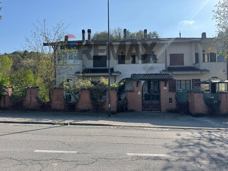 Trilocale in Vendita a Pellegrino Parmense, 73'000&euro;, 114 m²