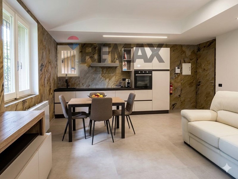 Bilocale in Vendita a Spinone al Lago, 118'000&euro;, 95 m²