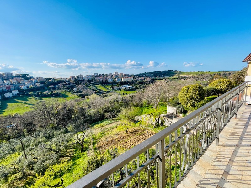 Appartamento in Vendita a Sant'Elpidio a Mare, 129'000&euro;, 167 m²