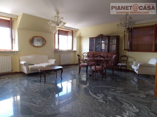 Appartamento in Vendita a Colli del Tronto, 139'000&euro;, 200 m²