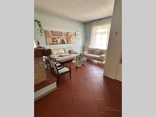Quadrilocale in Vendita a Bergamo, 295'000&euro;, 230 m²