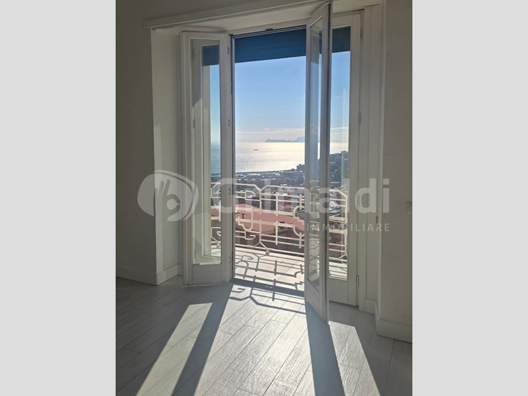 Appartamento in Vendita a Napoli, 990'000&euro;, 120 m²