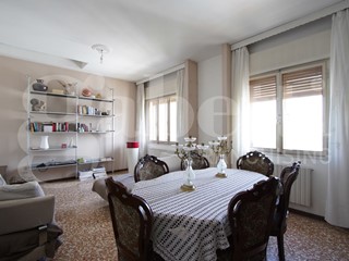 Quadrilocale in Vendita a Venezia, 169'000&euro;, 100 m², con Box