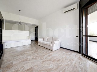 Bilocale in Vendita a Monza, 200'000&euro;, 82 m², arredato