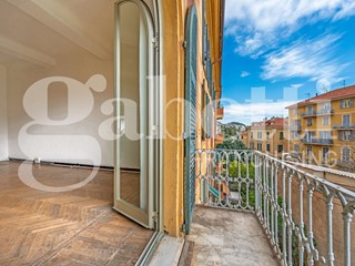 Appartamento in Vendita a Sanremo, 750'000&euro;, 210 m²