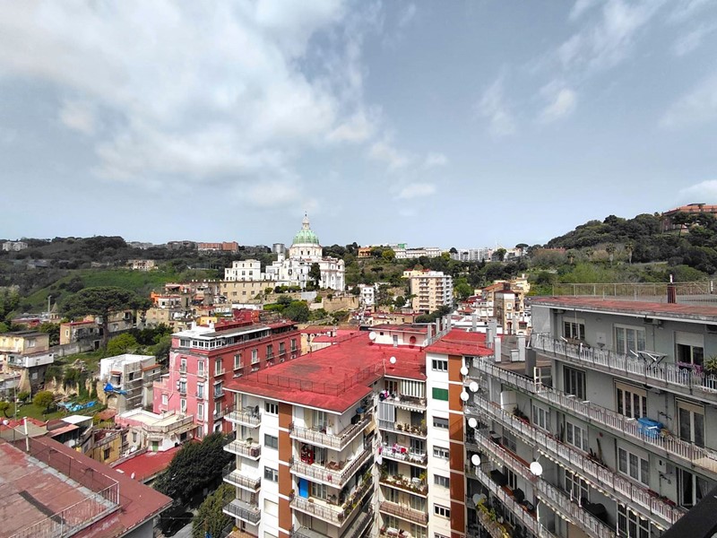 Appartamento in Vendita a Napoli, 360'000&euro;, 125 m²