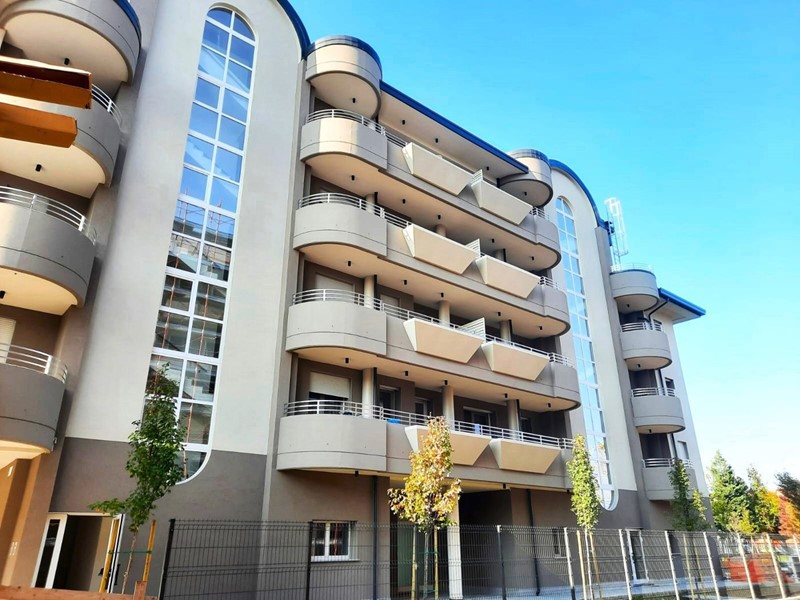 Bilocale in Vendita a Gorla Minore, 143'000&euro;, 77 m², con Box
