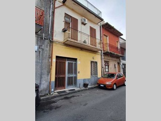 Quadrilocale in Vendita a San Giovanni la Punta, 89'000&euro;, 130 m²