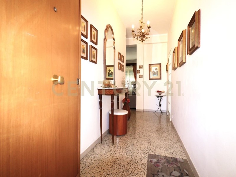Quadrilocale in Vendita a Palermo, 105'000&euro;, 110 m²