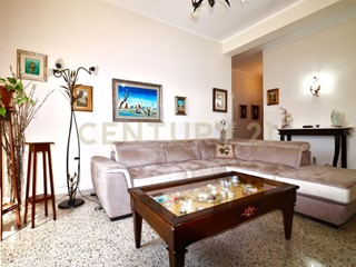 Quadrilocale in Vendita a Palermo, 105'000&euro;, 110 m²