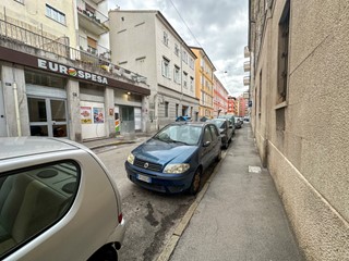 Trilocale in Vendita a Trieste, 114'000&euro;, 38 m², arredato