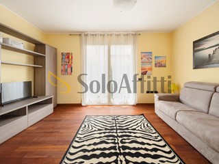Monolocale in Affitto a Desio, 650&euro;, 55 m², arredato