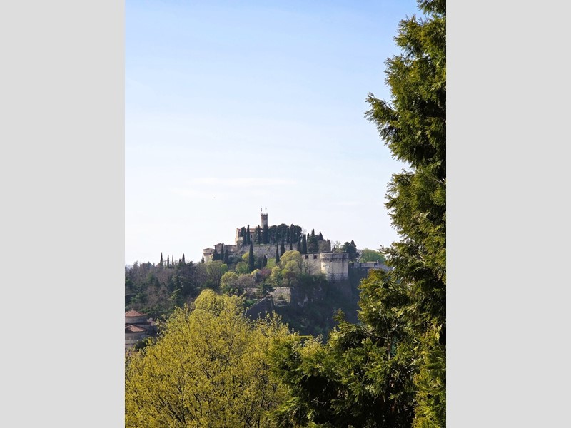 Quadrilocale in Vendita a Brescia, zona CITTA' - Zona Nord, 850'000&euro;, 354 m²