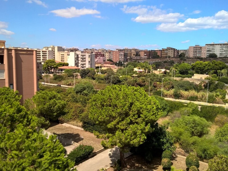 Appartamento in Vendita a Siracusa, zona Teocrito San Giovanni, 330'000&euro;, 265 m²