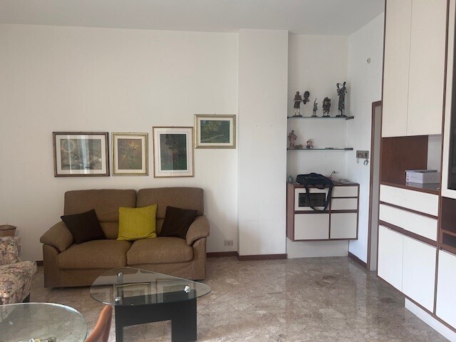 Trilocale in Vendita a Bologna, 275'000&euro;, 90 m², con Box
