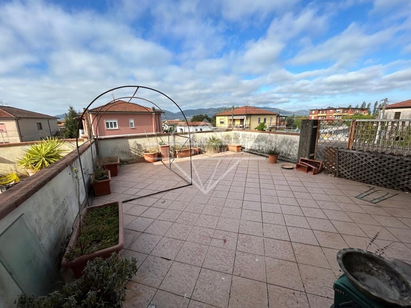 Quadrilocale in Vendita a Castelnuovo Magra, 170'000&euro;, 105 m²