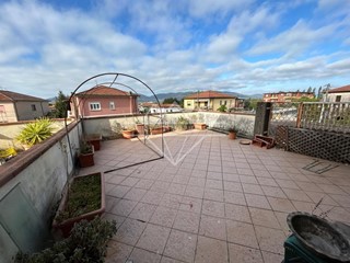 Quadrilocale in Vendita a Castelnuovo Magra, 170'000&euro;, 105 m²