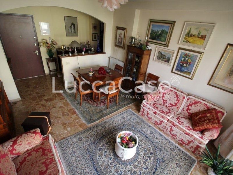 Appartamento in Vendita a Camaiore, zona Lido di Camaiore, 385'000&euro;, 97 m²