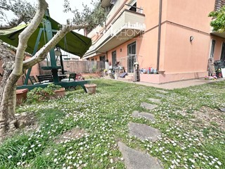 Appartamento in Vendita a Firenze, zona Peretola, 395'000&euro;, 100 m²