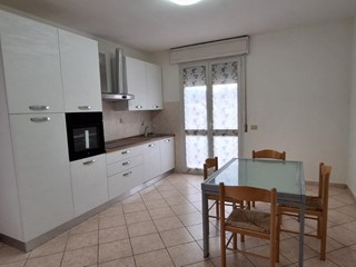Trilocale in Affitto a Lucca, zona Sant'Anna, 710&euro;, 80 m², arredato