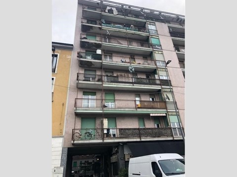 Quadrilocale in Vendita a Milano, 140'000&euro;, 63 m²