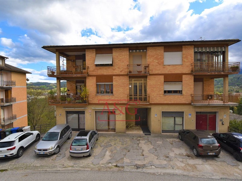 Appartamento in Vendita a Amandola, 78'000&euro;, 140 m²