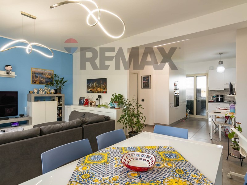 Appartamento in Vendita a Floridia, 109'000&euro;, 126 m²