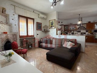 Trilocale in Vendita a Mugnano del Cardinale, 105'000&euro;, 95 m²