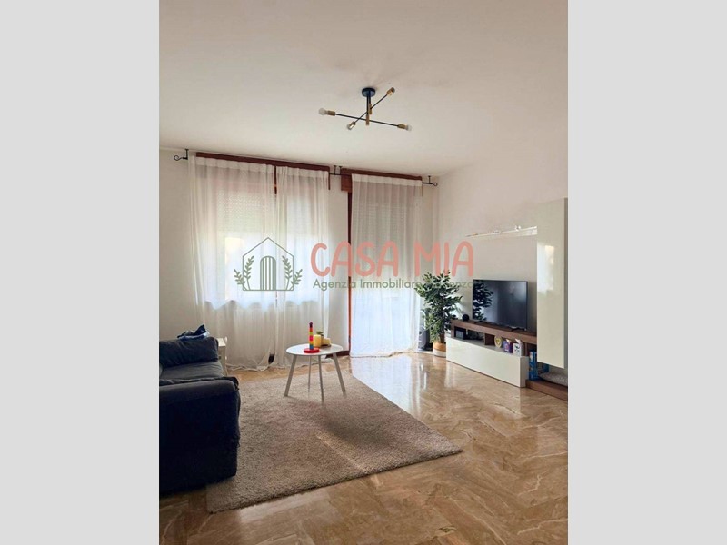 Quadrilocale in Vendita a Rottofreno, 175'000&euro;, 130 m²