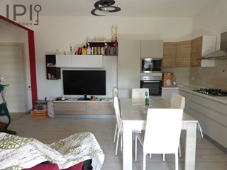 Trilocale in Vendita a Cengio, 48'000&euro;, 80 m²