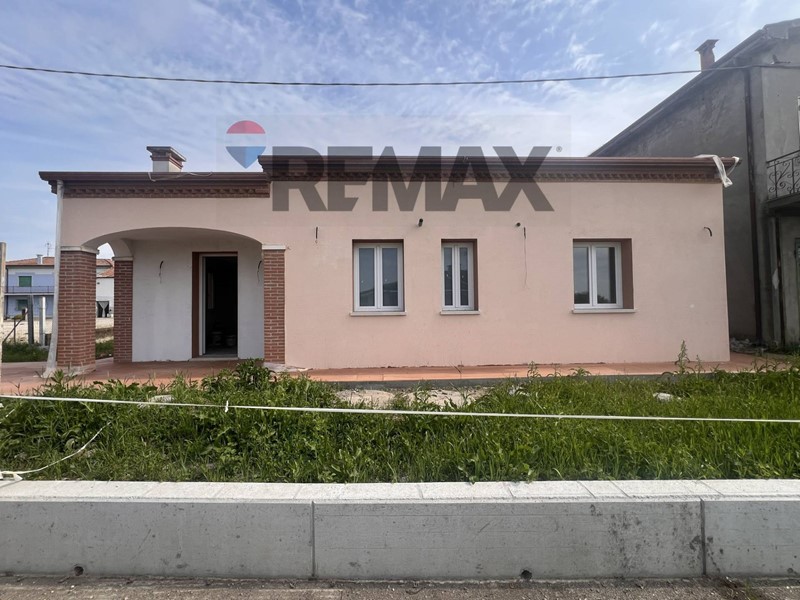 Trilocale in Vendita a Castagnaro, 169'000&euro;, 94 m²