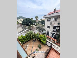 Quadrilocale in Vendita a Salerno, 305'000&euro;, 100 m²