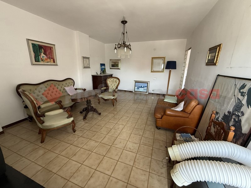 Appartamento in Vendita a Taranto, 120'000&euro;, 150 m²