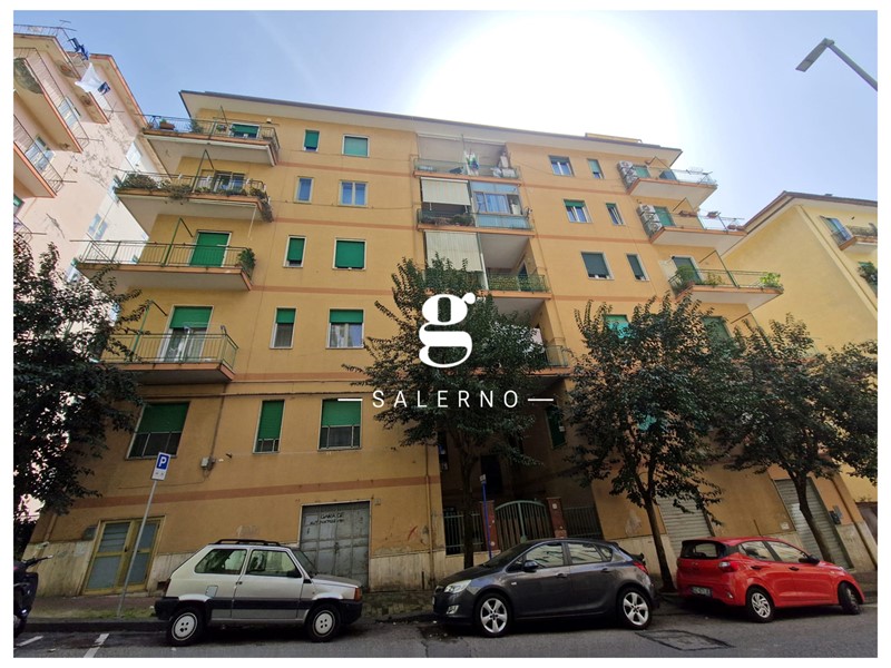 Trilocale in Vendita a Salerno, 240'000&euro;, 107 m²