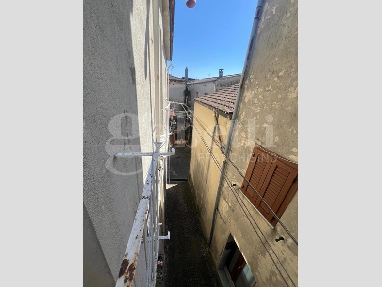 Trilocale in Vendita a Sesto Campano, 23'000&euro;, 80 m²