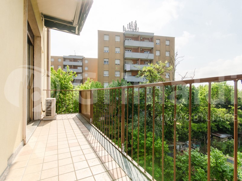 Quadrilocale in Vendita a Monza, 220'000&euro;, 120 m², con Box