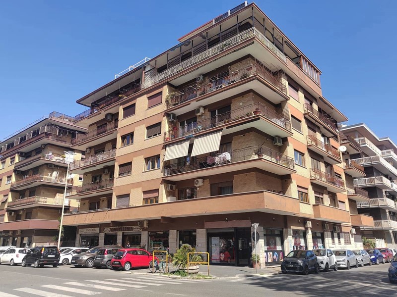 Trilocale in Vendita a Roma, 199'000&euro;, 72 m²