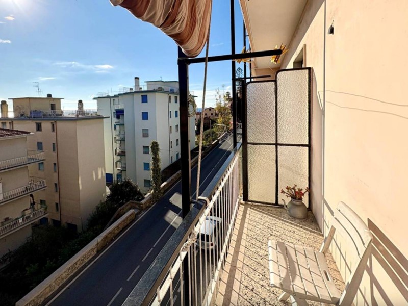 Quadrilocale in Vendita a Taggia, zona Arma Di Taggia, 170'000&euro;, 75 m²